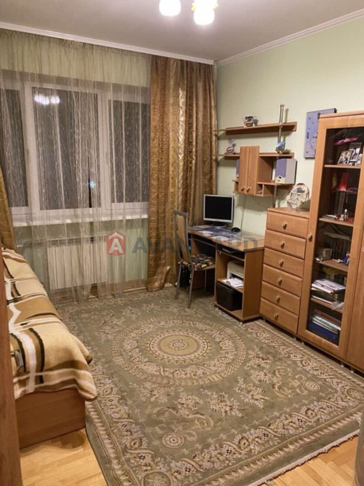 3 ��. ��������, 77/-/11 ��. �., 3/4 ������ ���� 9