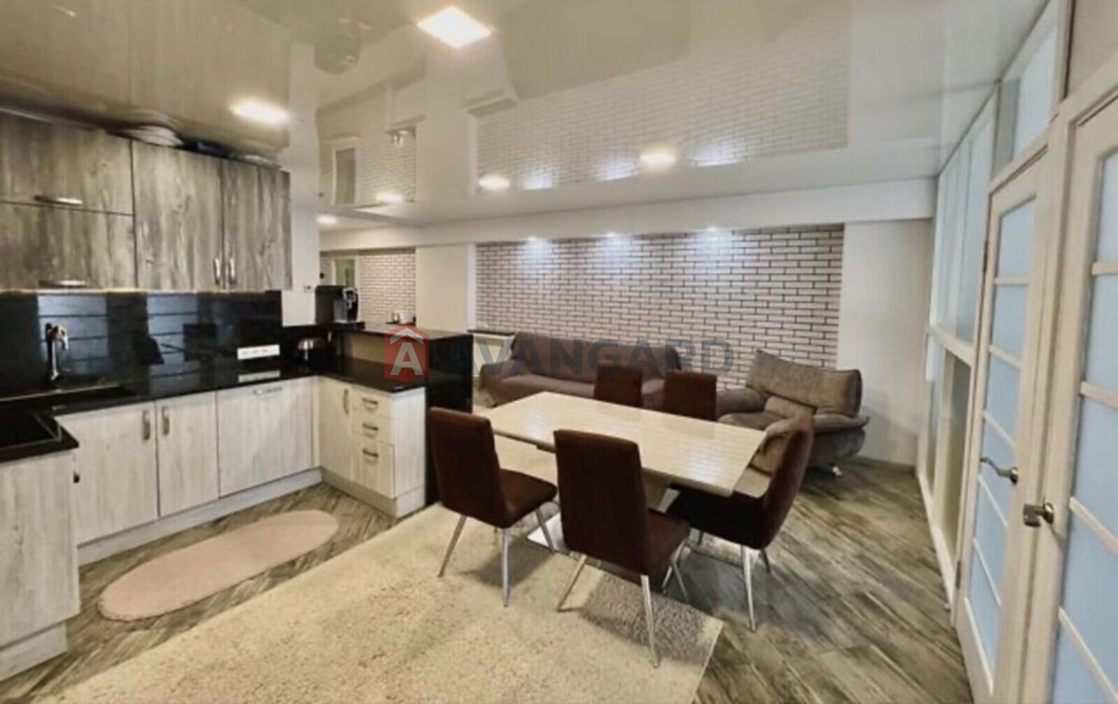 3 ��. ��������, 100/-/32 ��. �., 8/8 ������ ���� 15