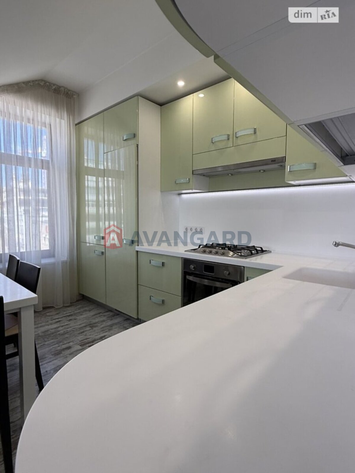 3 ��. ��������, 120/80/35 ��. �., 5/5 ������ ���� 16