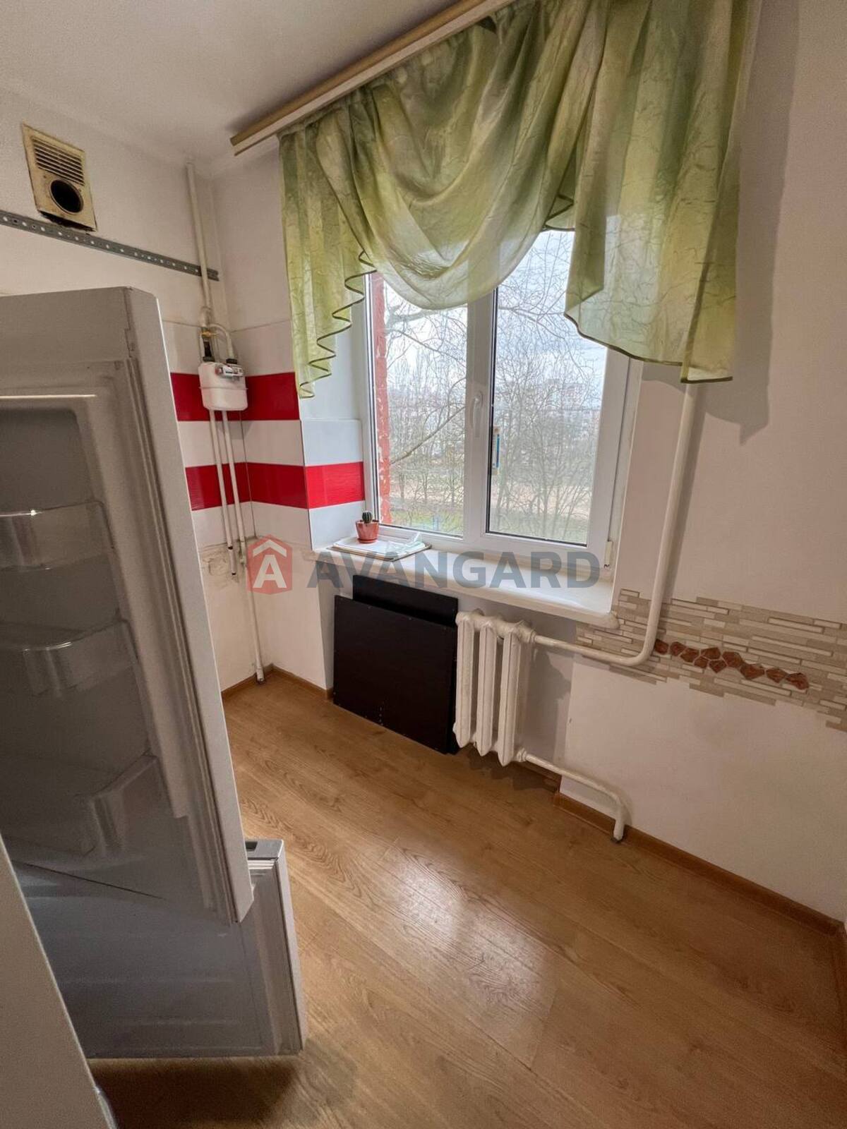 2 ����. ��������, 48/-/6 ��. �., 4/5 ���� ���� 14