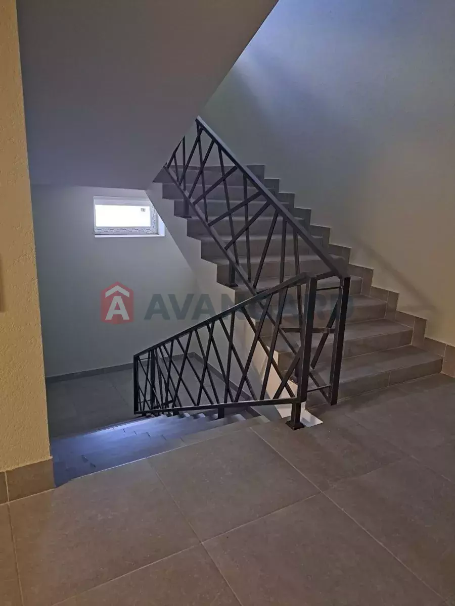 1 ��. ��������, 56/-/20 ��. �., 5/10 ������ ���� 4