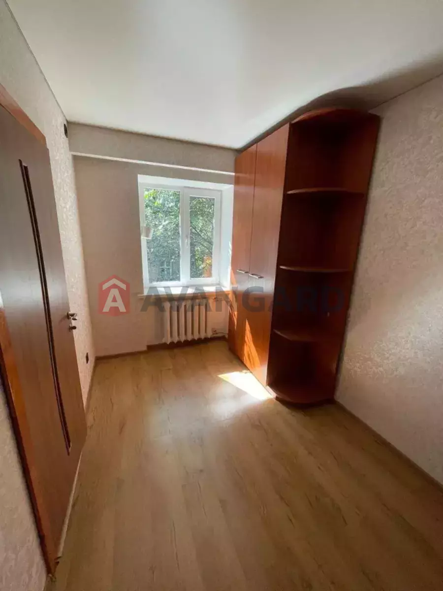 1 ��. ��������, 45/-/- ��. �., 5/5 ������ ���� 4