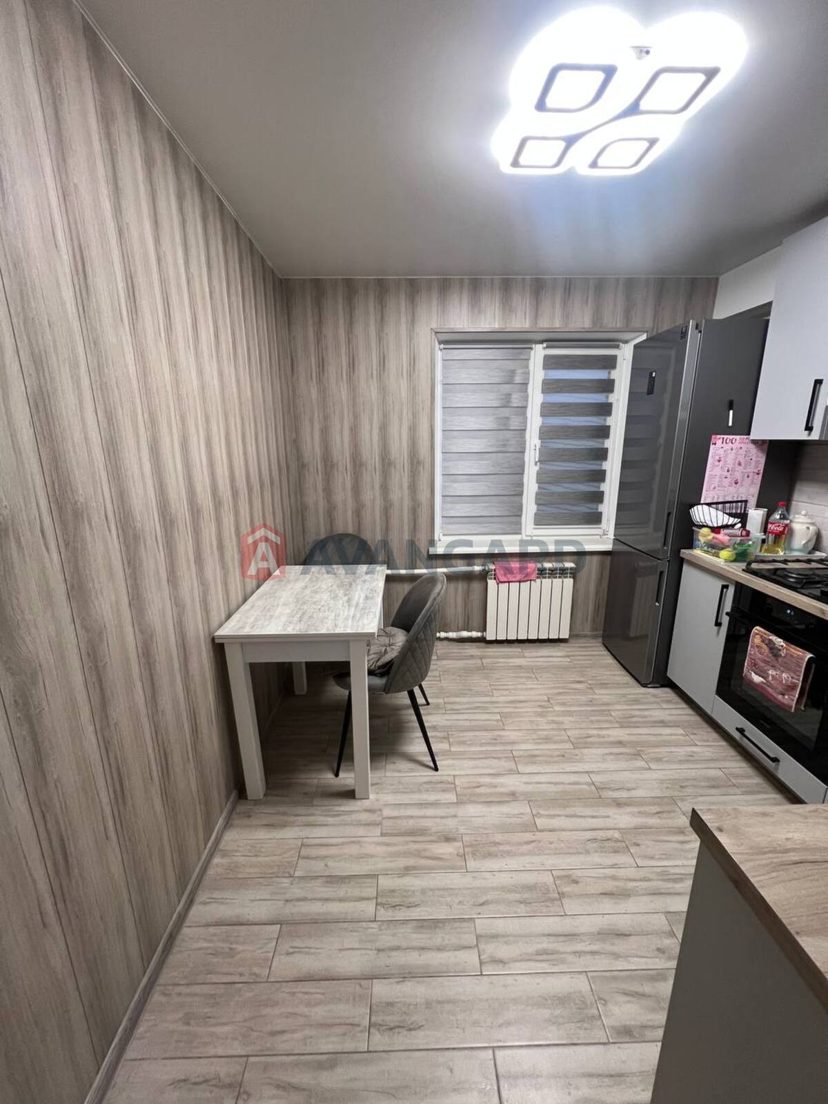 2 ��. ��������, 50/29/8 ��. �., 9/9 ������ ���� 14