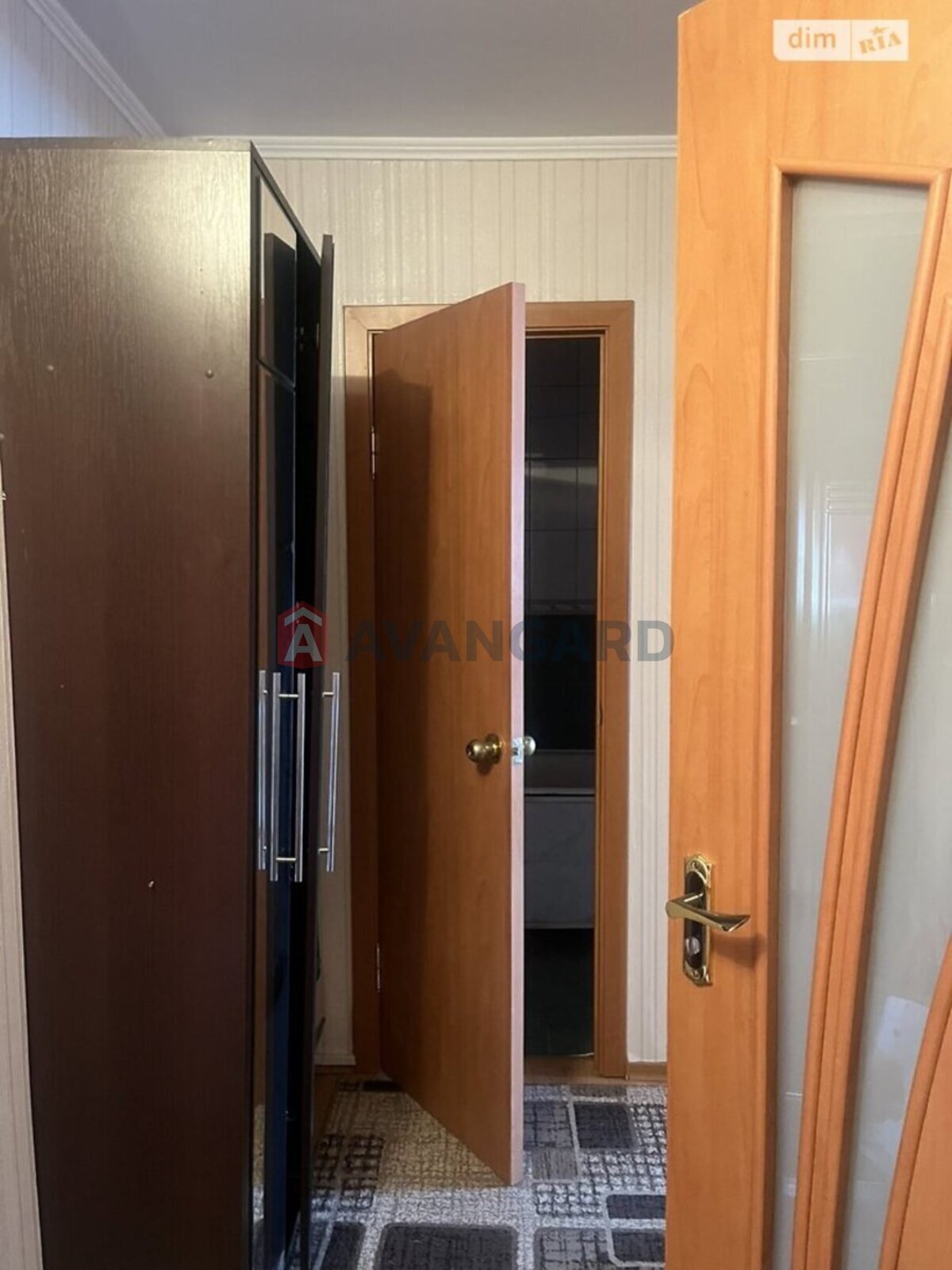 2 ��. ��������, 50/-/12 ��. �., 4/5 ������ ���� 8