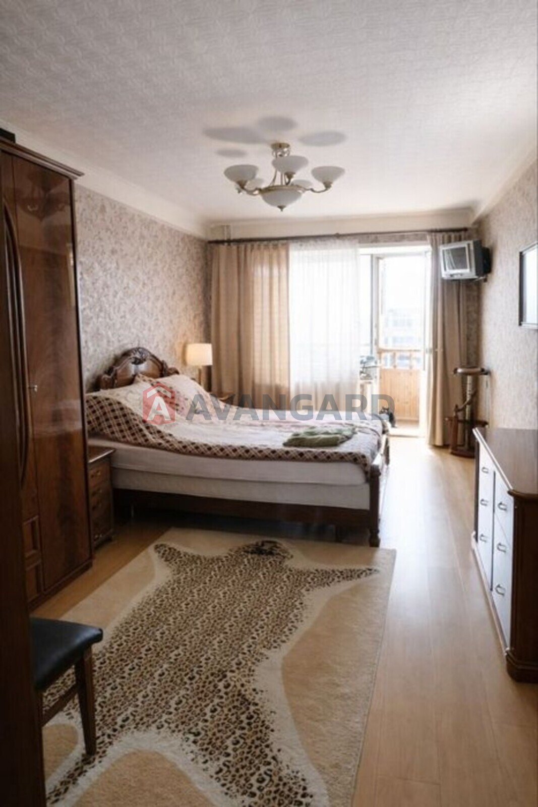 3 ��. ��������, 71/-/10 ��. �., 8/9 ������ ���� 5