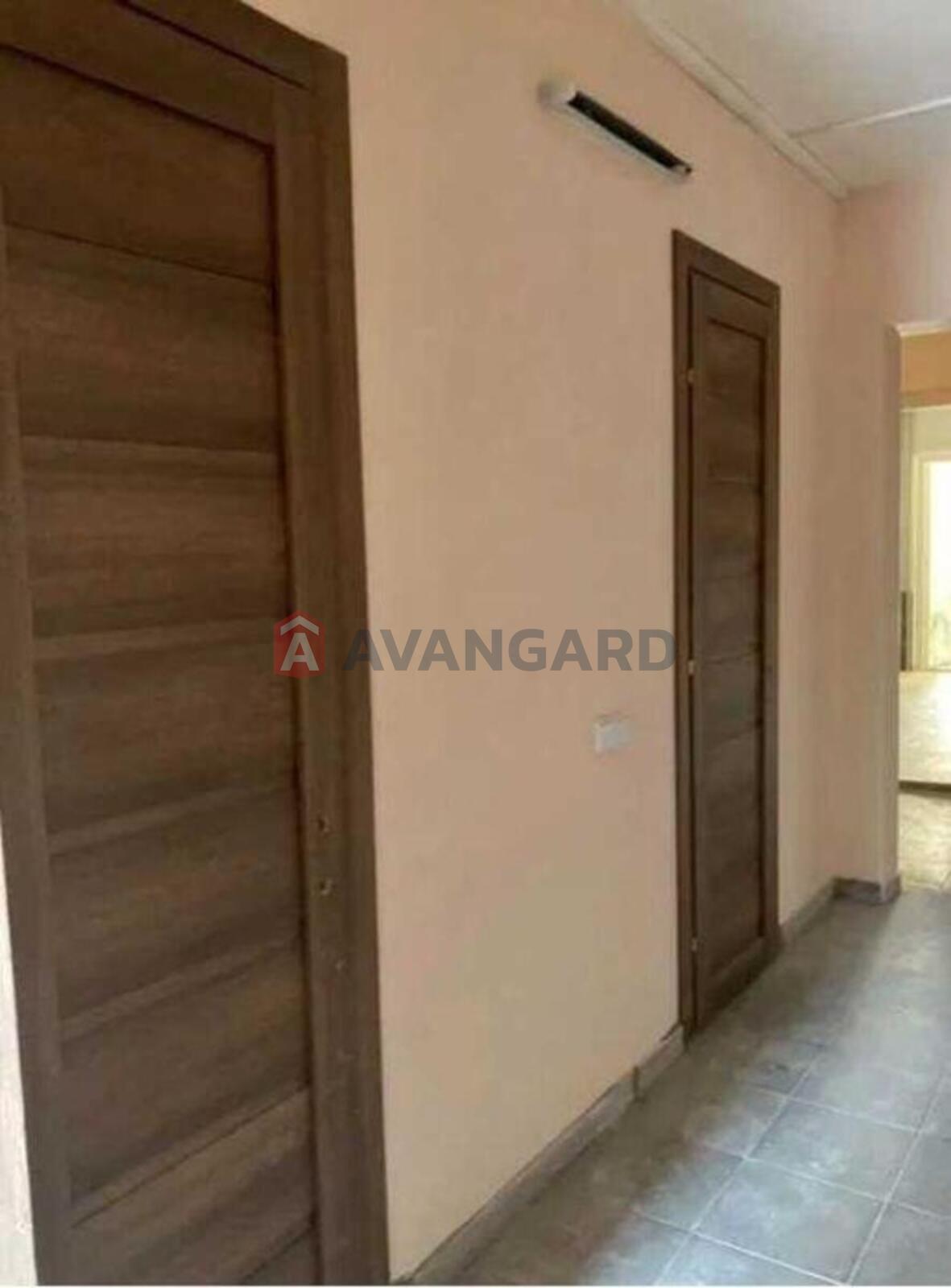 3 ��. ��������, 94/-/18 ��. �., 23/25 ������ ���� 10