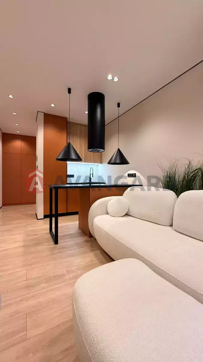 3 ��. ��������, 60/-/- ��. �., 8/24 ������ ���� 5