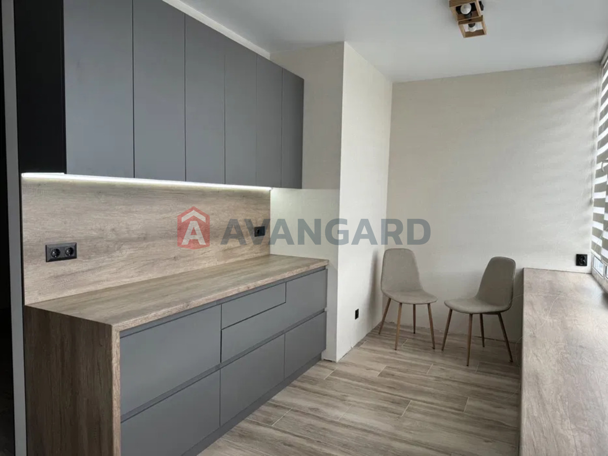 3 ��. ��������, 82/-/12 ��. �., 5/11 ������ ���� 1