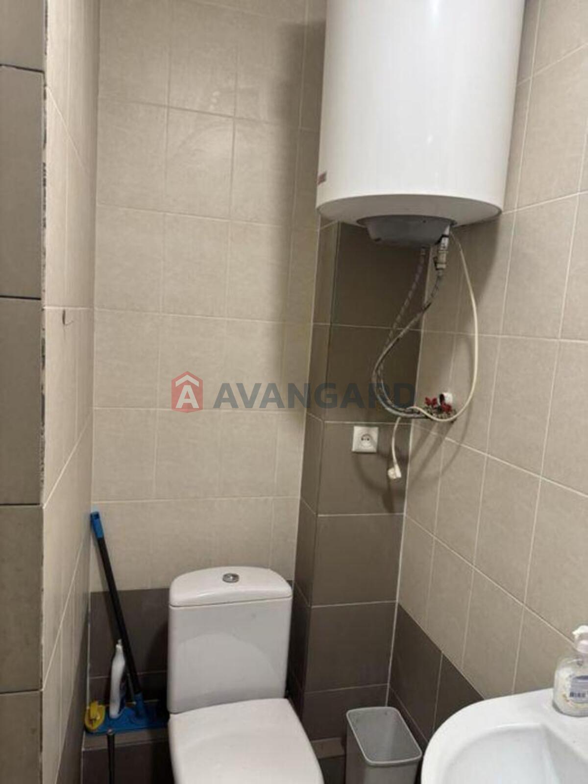 1 ��. ��������, 24/-/6 ��. �., 4/4 ������ ���� 2