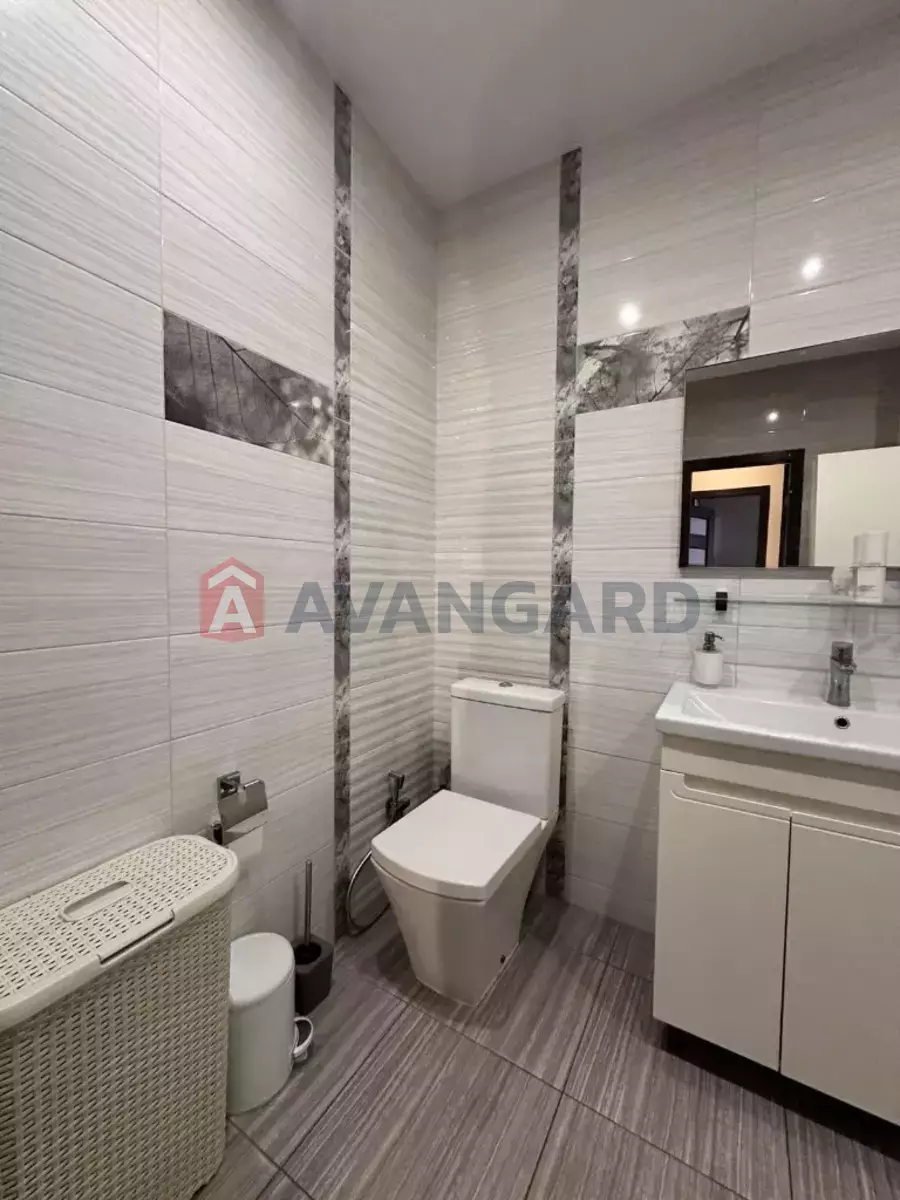 3 ��. ��������, 77/43/10 ��. �., 2/4 ������ ���� 17