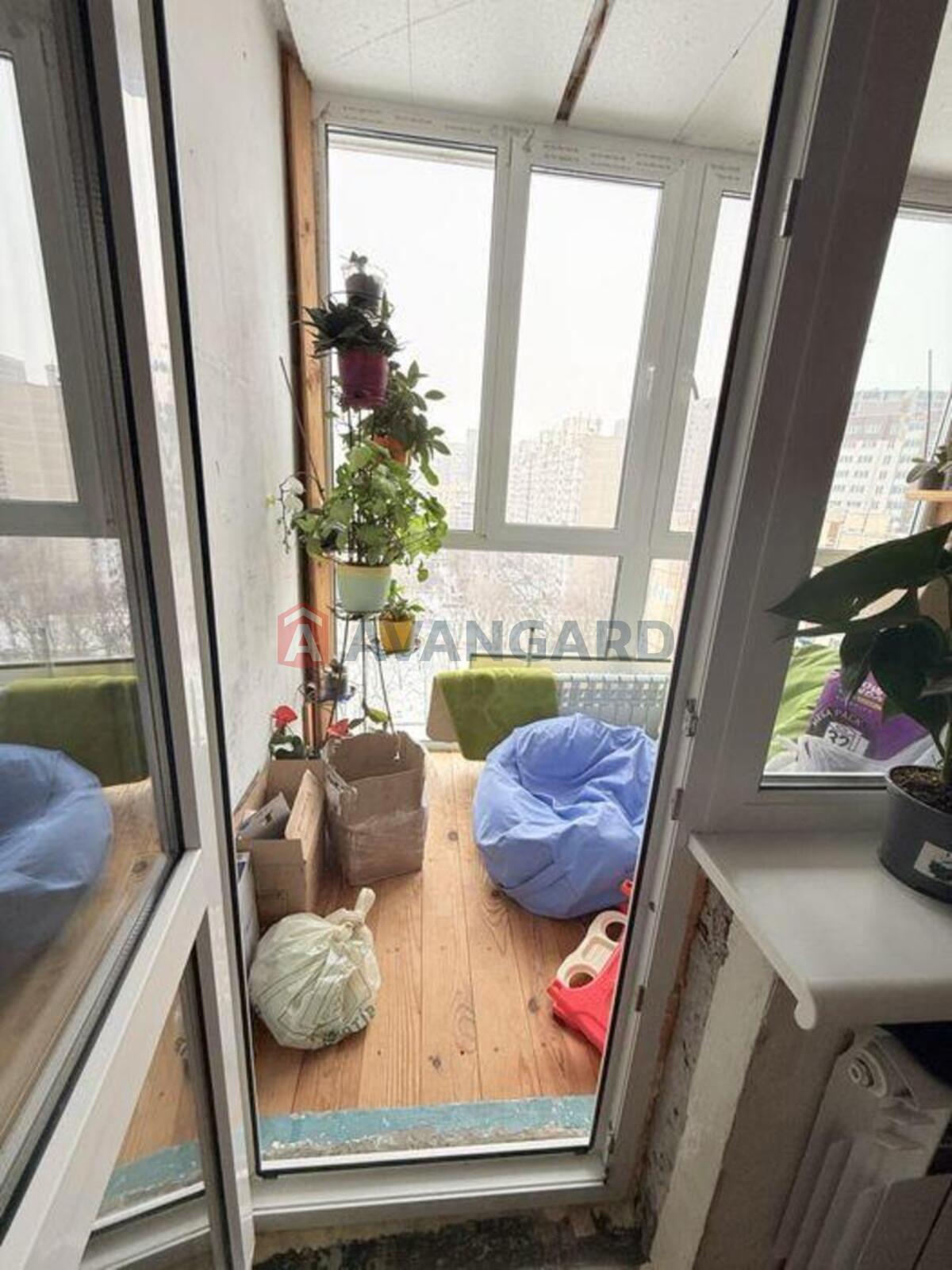 3 ��. ��������, 72/-/8 ��. �., 12/16 ������ ���� 6