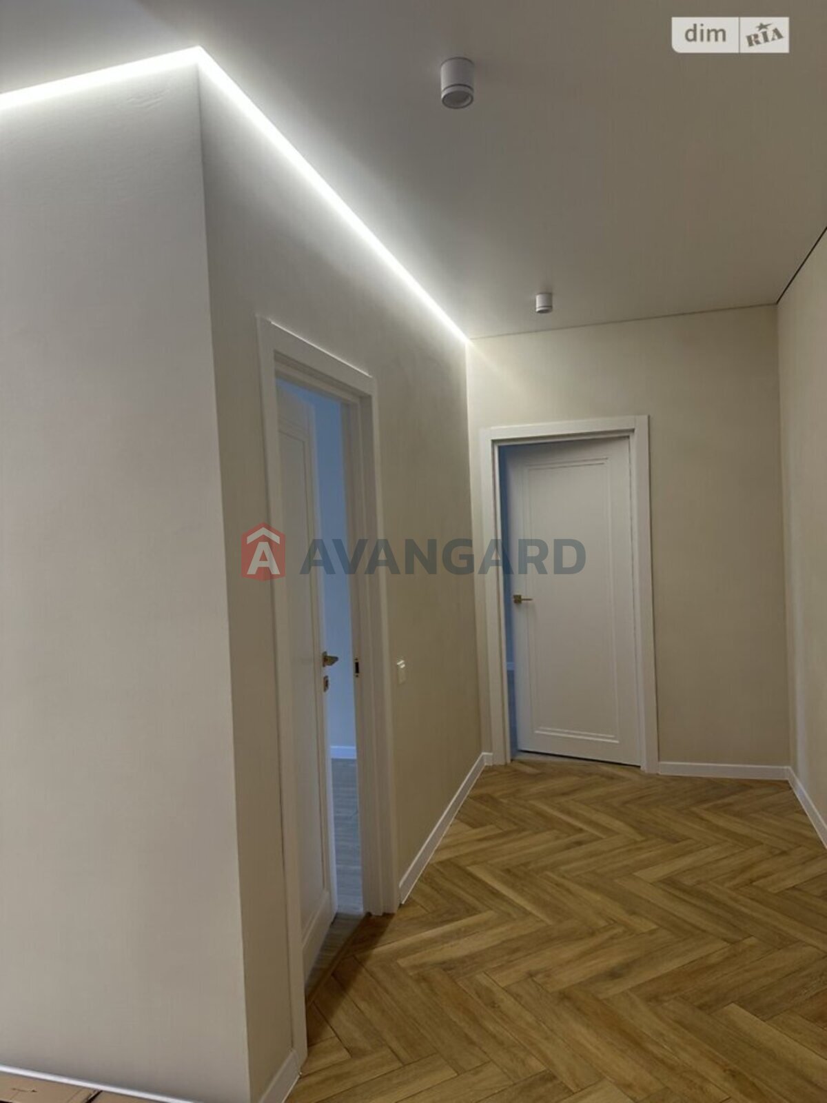 2 ����. ��������, 82/-/- ��. �., 6/10 ���� ���� 6