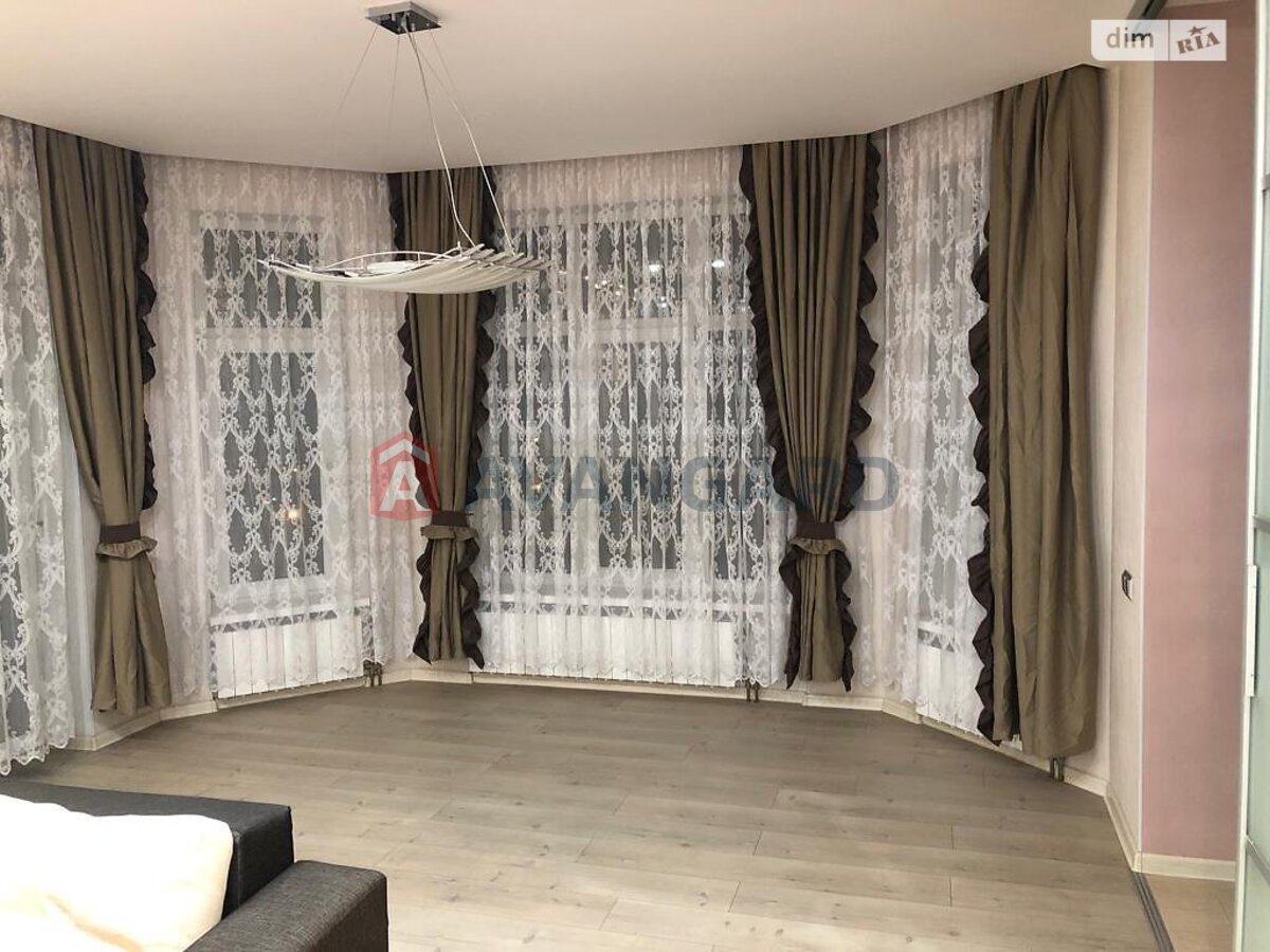 3 ��. ��������, 115/100/12 ��. �., 7/9 ������ ���� 1