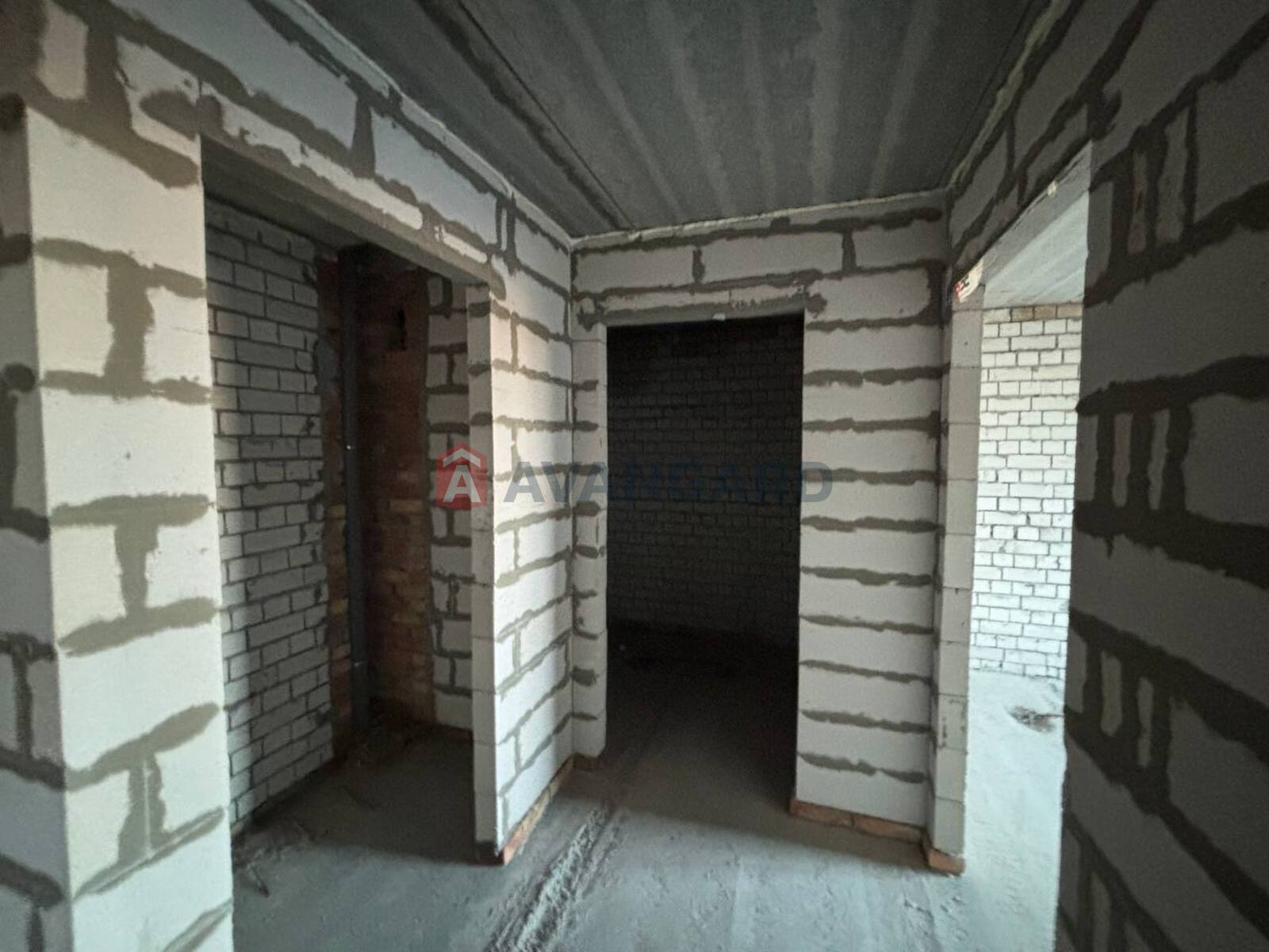 2 ��. ��������, 60/-/14 ��. �., 3/10 ������ ���� 10