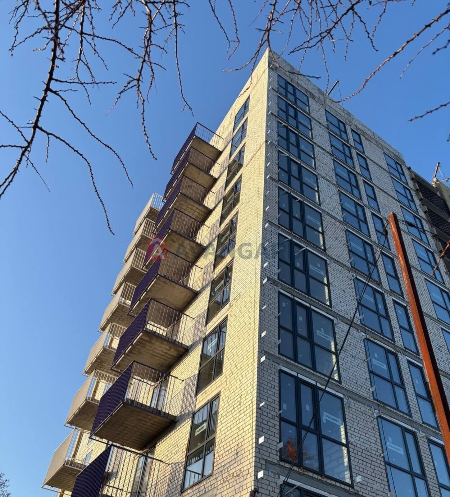 2 ��. ��������, 60/-/14 ��. �., 3/10 ������ ���� 18