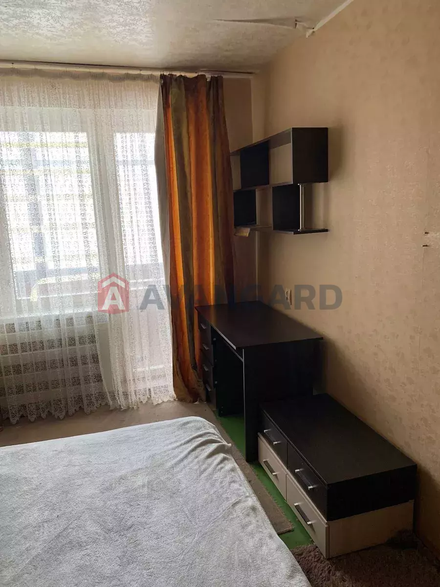 3 ����. ��������, 61/-/7 ��. �., 6/10 ���� ���� 15