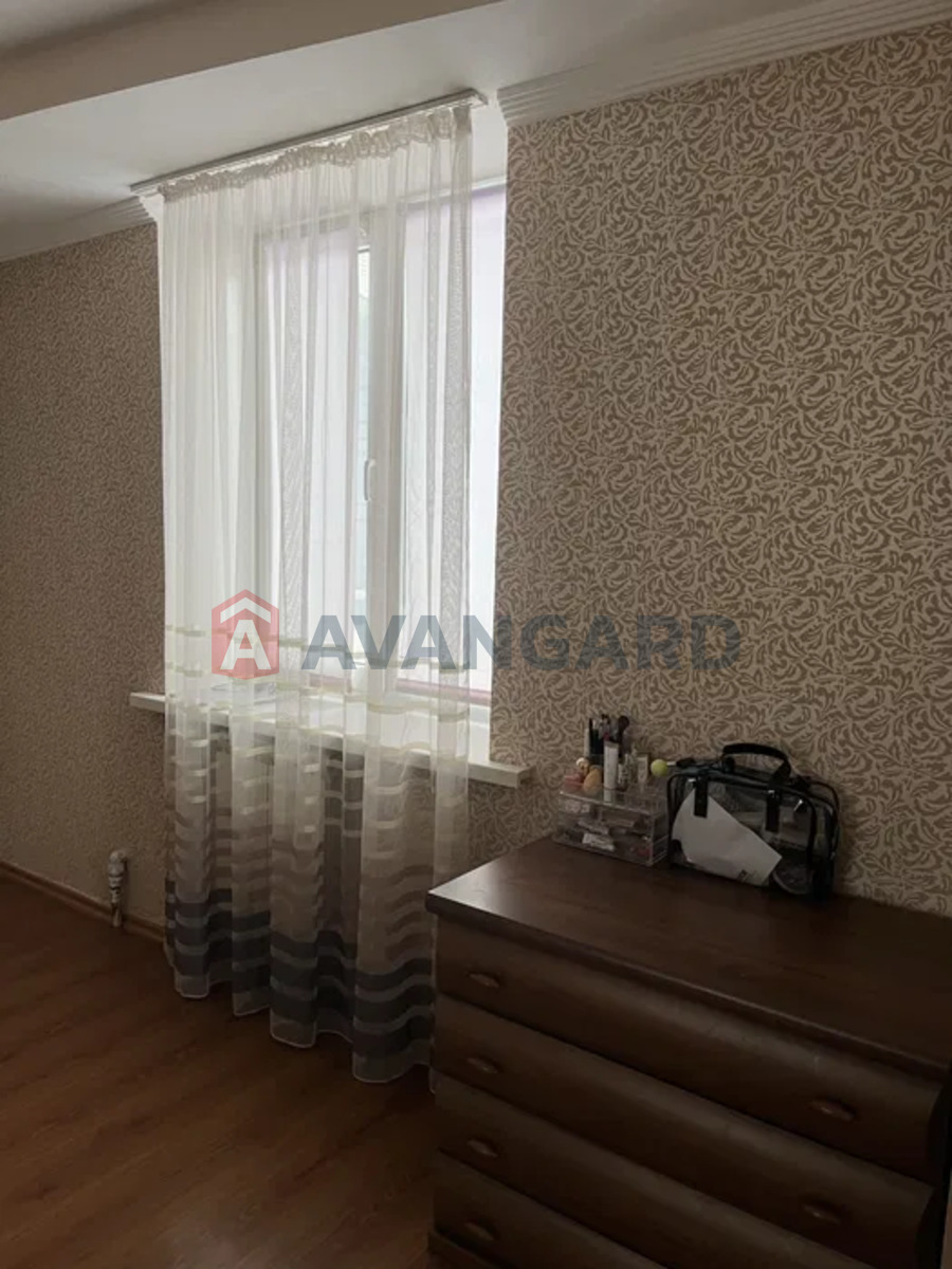 2 ����. ��������, 40/-/23 ��. �., 9/13 ���� ���� 12