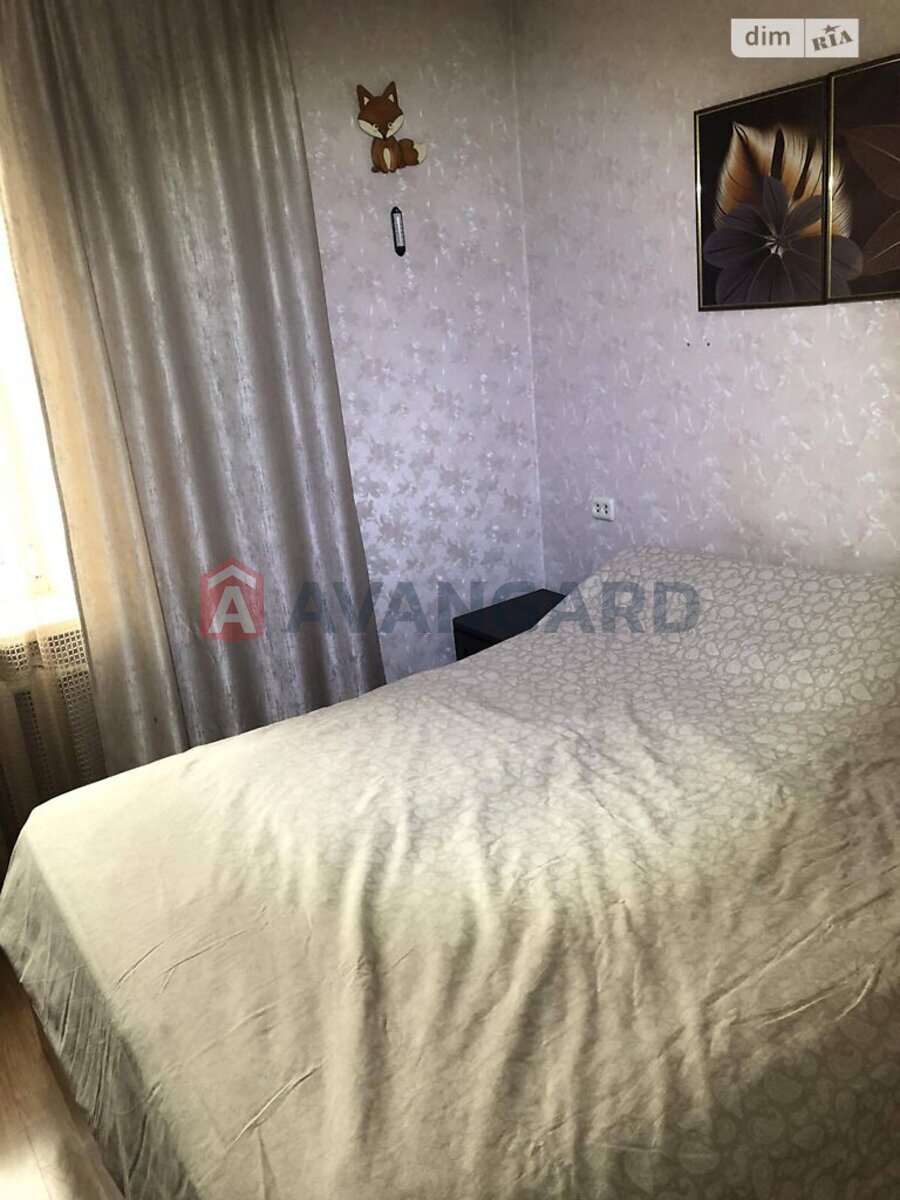 3 ��. ��������, 64/39/10 ��. �., 7/9 ������ ���� 8