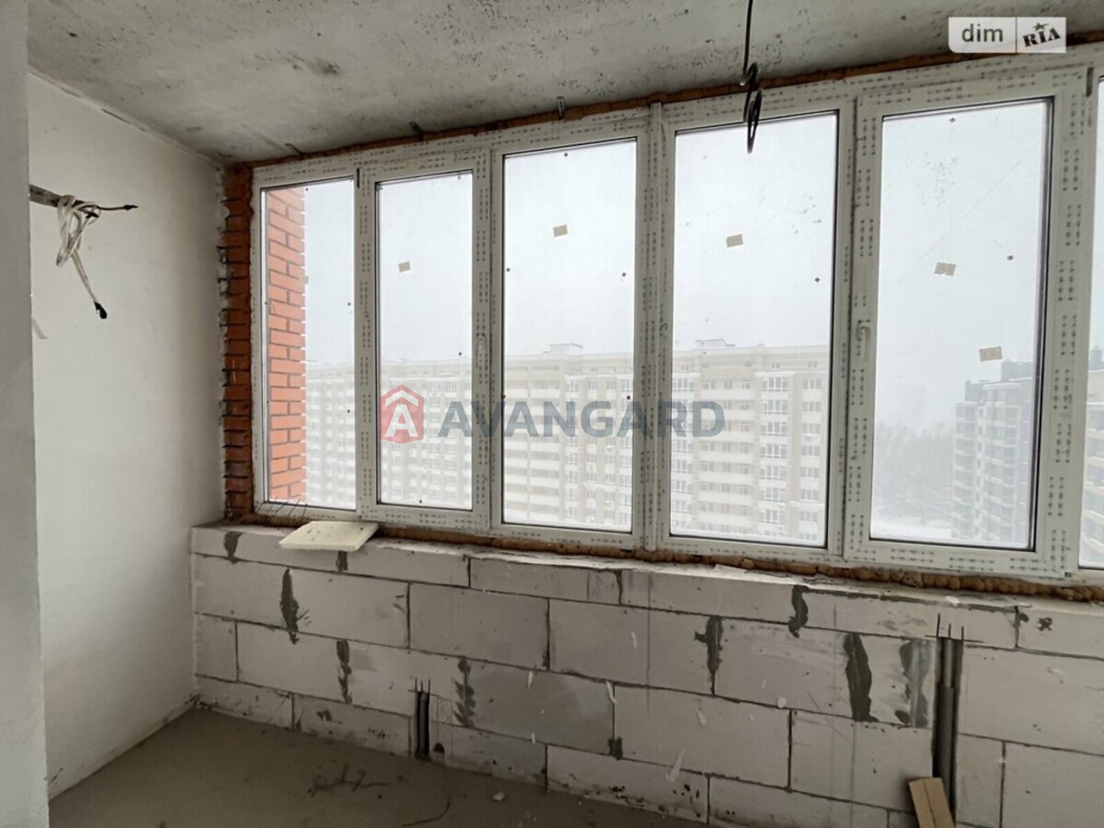 2 ��. ��������, 124/42/52 ��. �., 10/14 ������ ���� 12