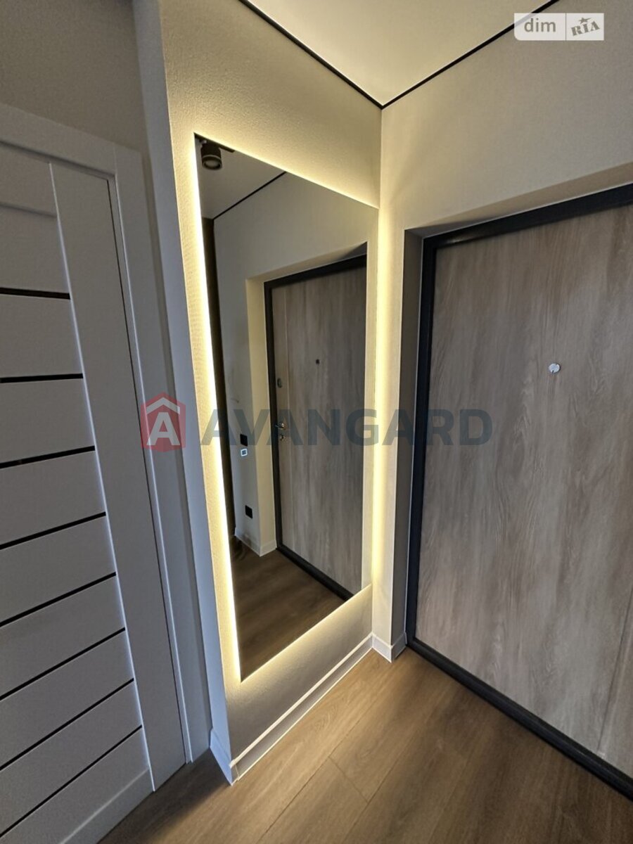 1 ��. ��������, 44/-/18 ��. �., 9/9 ������ ���� 2