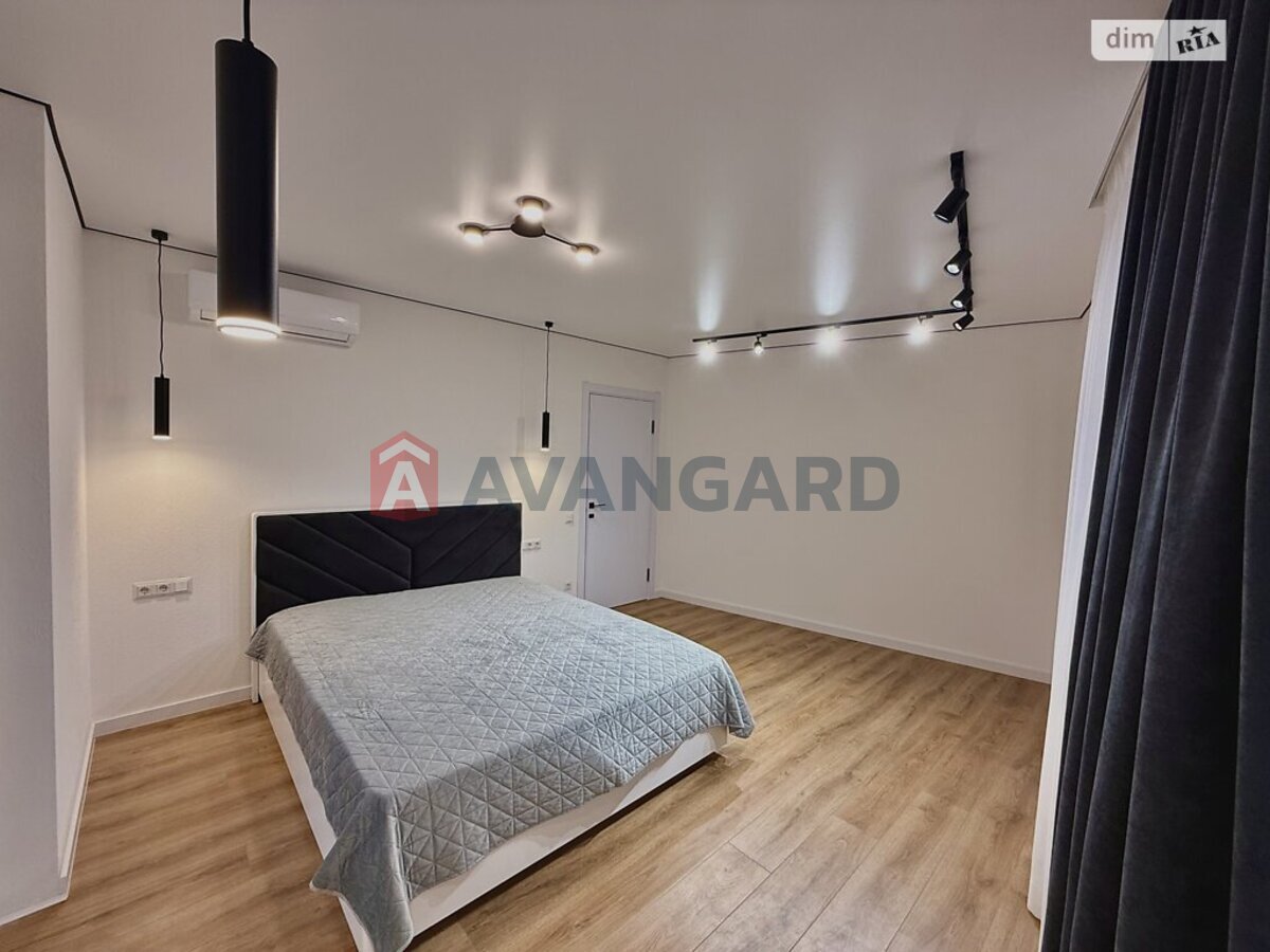 2 ����. ��������, 70/34/14 ��. �., 3/10 ���� ���� 8