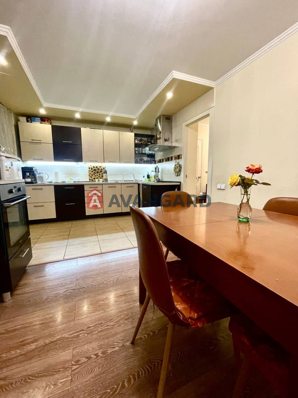 3 ����. ��������, 83.7/51,2/20 ��. �., 4/16 ���� ���� 2