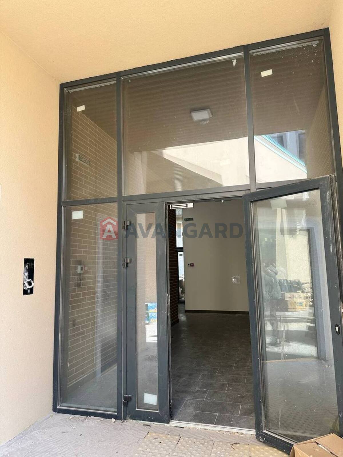 1 ��. ��������, 40/17/14 ��. �., 3/6 ������ ���� 3