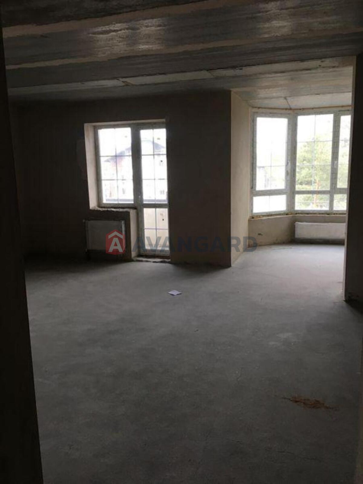 3 ��. ��������, 130/-/42 ��. �., 4/5 ������ ���� 13