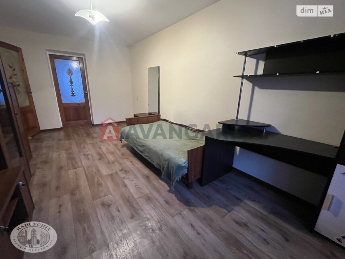 2 ��. ��������, 43/29/5 ��. �., 3/5 ������ ���� 22