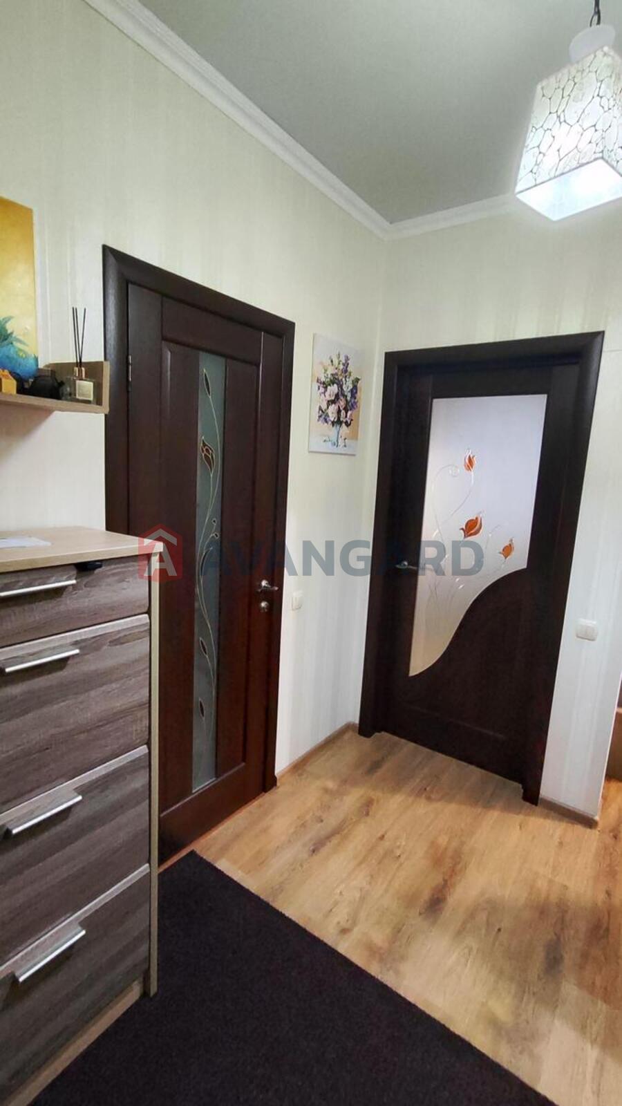 1 ��. ��������, 38/18/10 ��. �., 4/9 ������ ���� 10