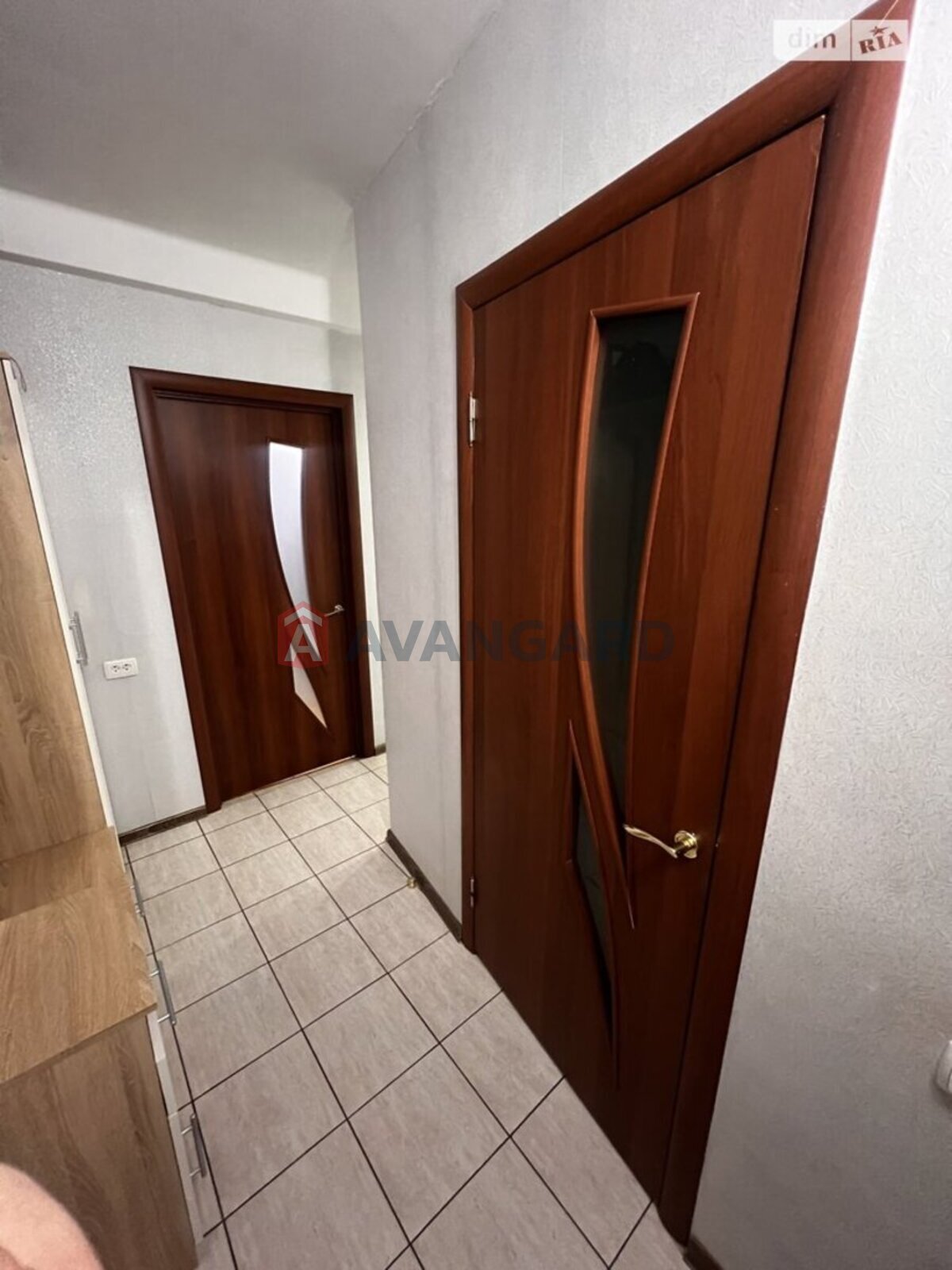 2 ��. ��������, 45/30/- ��. �., 5/5 ������ ���� 3