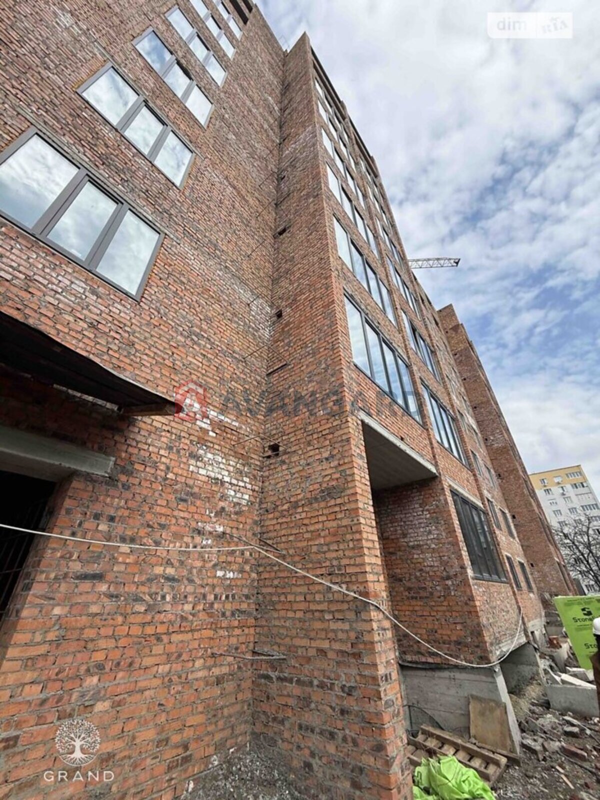 1 ��. ��������, 40/-/- ��. �., 8/9 ������ ���� 8