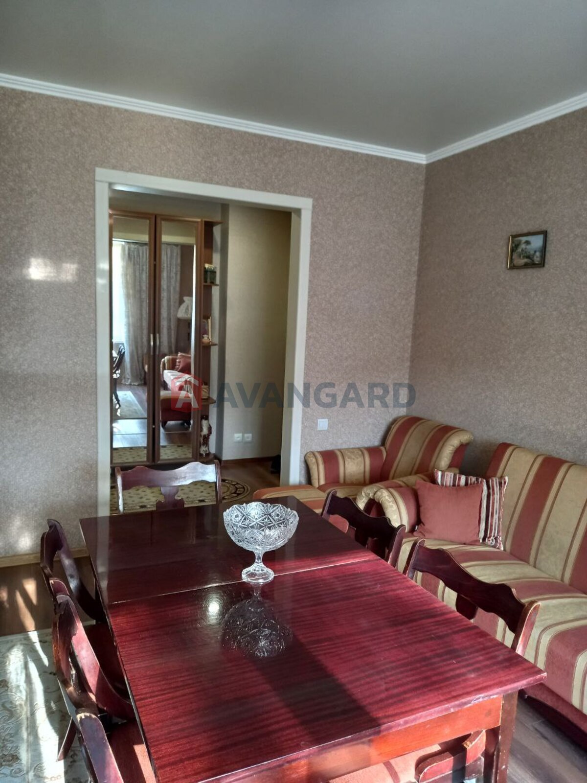 2 ��. ��������, 50/-/6 ��. �., 2/3 ������ ���� 3