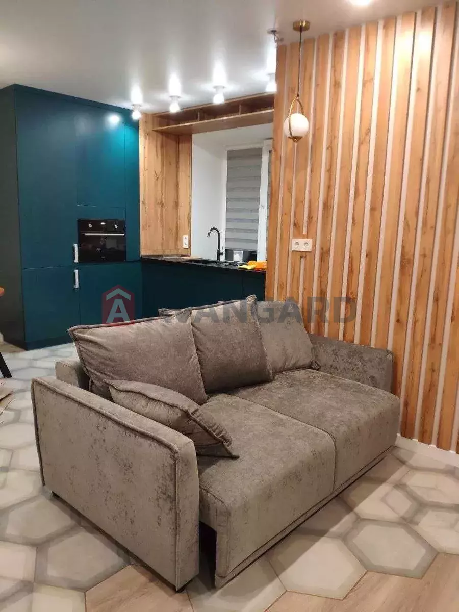 1 ��. ��������, 45/-/23 ��. �., 7/12 ������ ���� 8