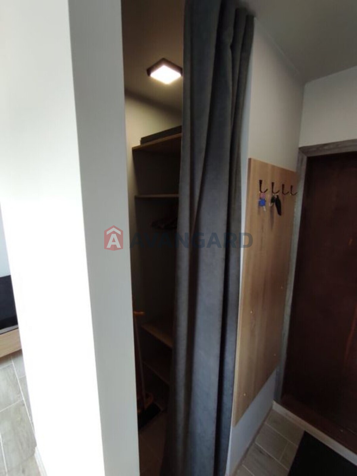 1 ��. ��������, 30/-/15 ��. �., 10/10 ������ ���� 4