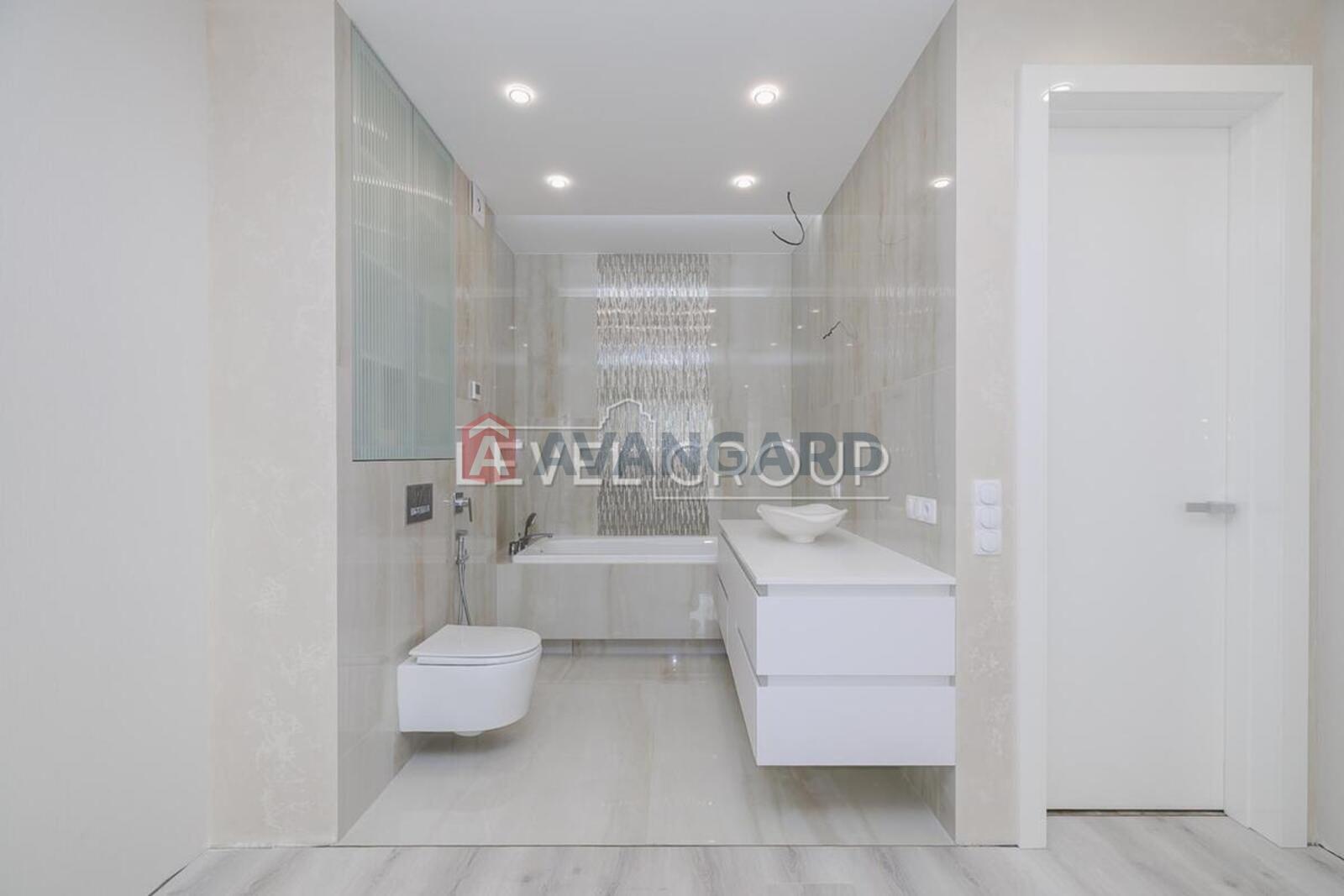 2 ��. ��������, 91/40/27 ��. �., 11/26 ������ ���� 6