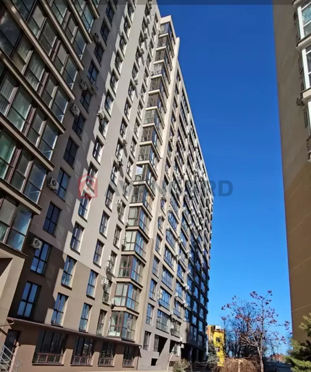 3 ��. ��������, 73/-/15 ��. �., 13/16 ������ ���� 8