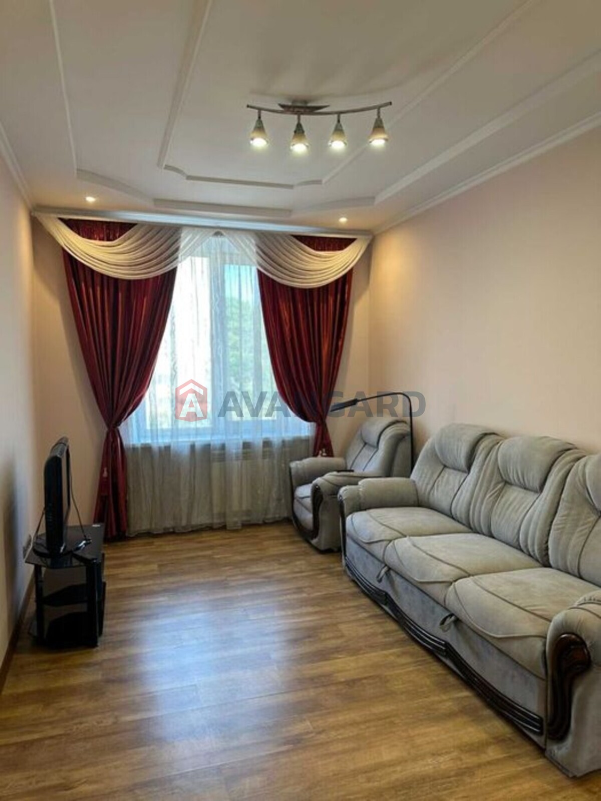 3 ��. ��������, 74/-/25 ��. �., 4/5 ������ ���� 13