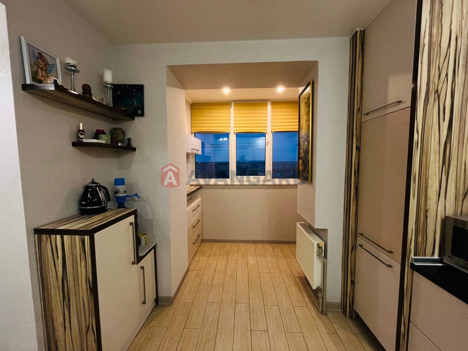 3 ��. ��������, 106.6/-/20 ��. �., 10/11 ������ ���� 13