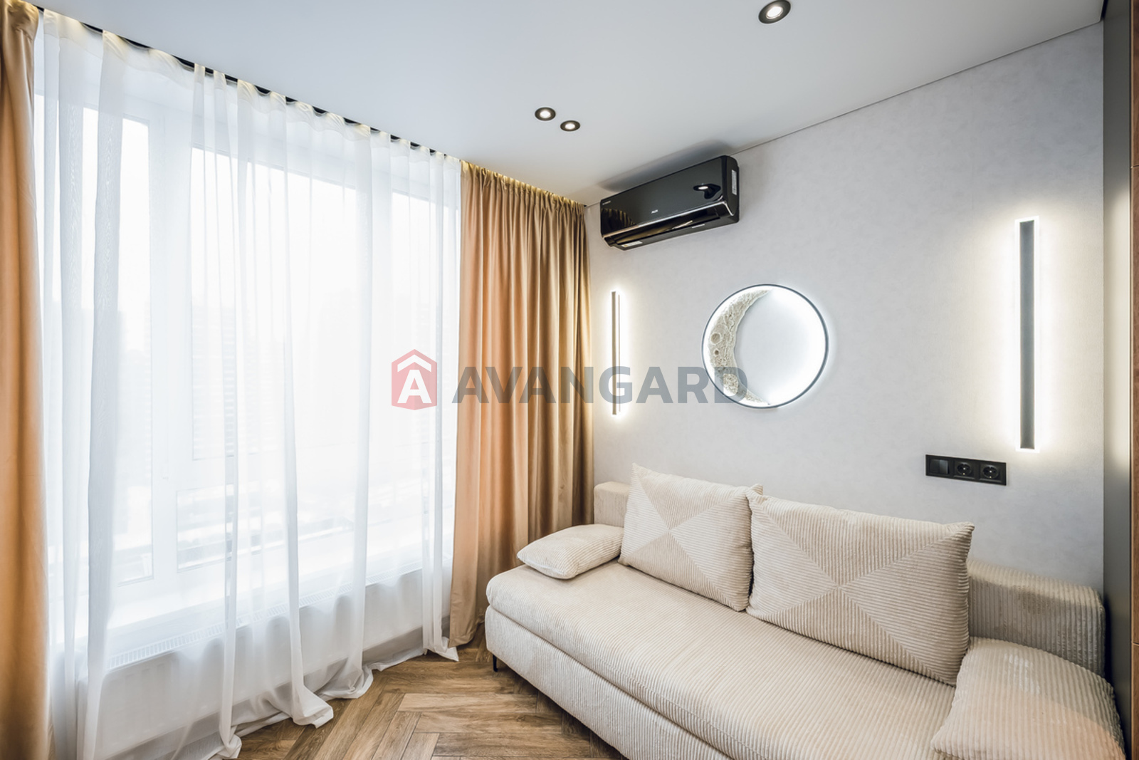 1 ��. ��������, 44/18/16 ��. �., 14/25 ������ ���� 7