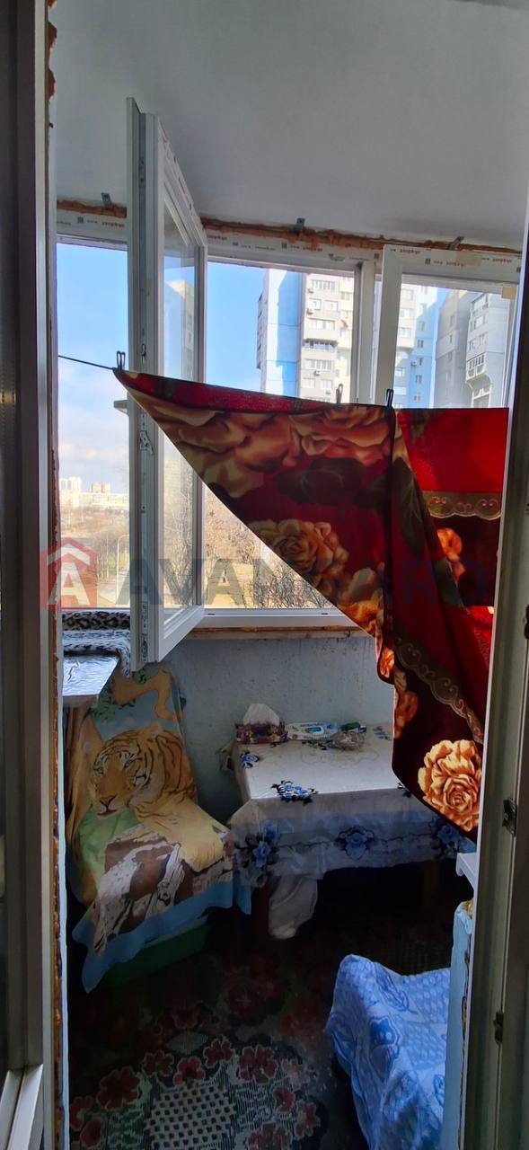 3 ��. ��������, 65/-/8 ��. �., 3/10 ������ ���� 10