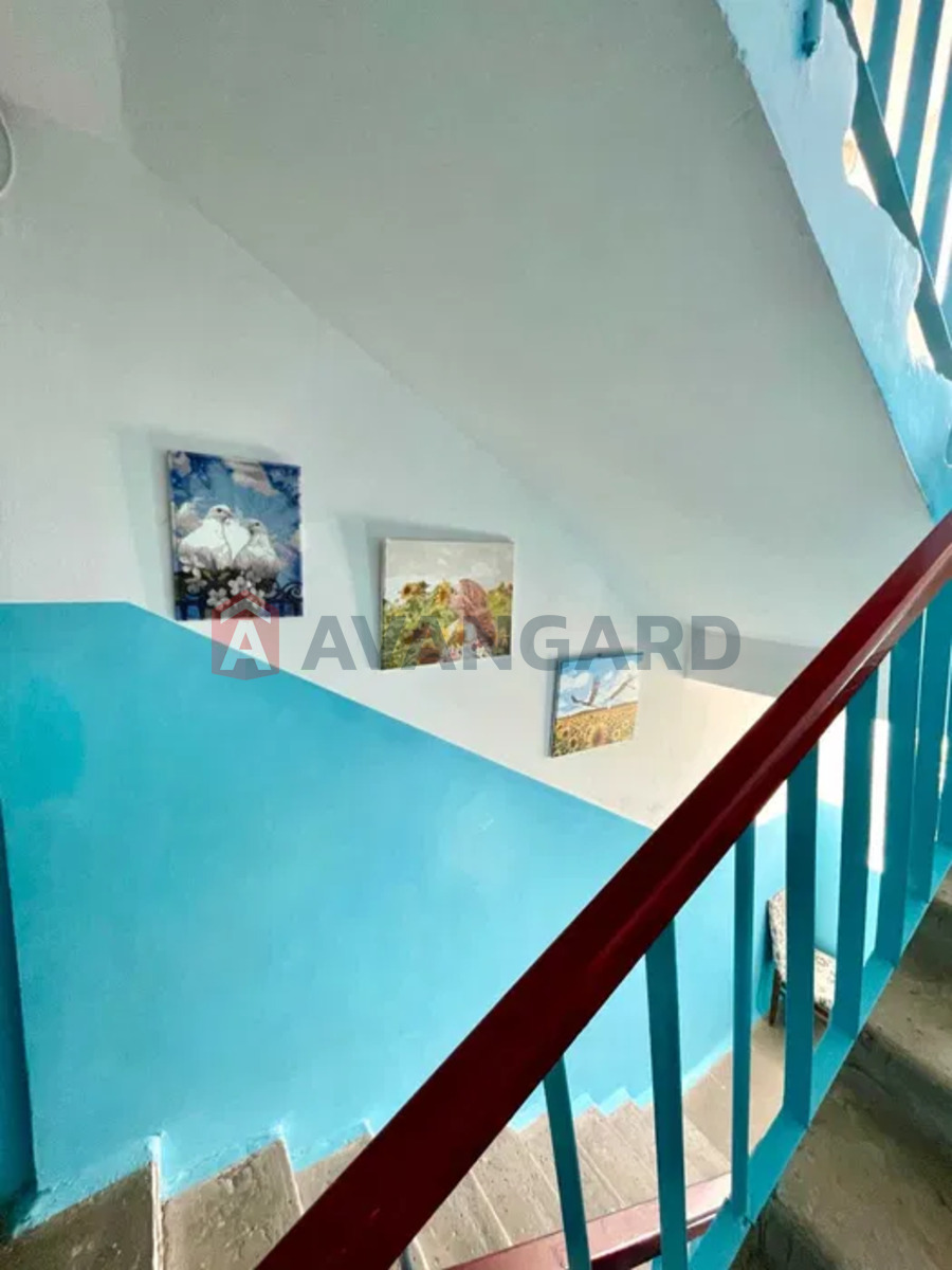 4 ��. ��������, 76/-/11 ��. �., 9/10 ������ ���� 10