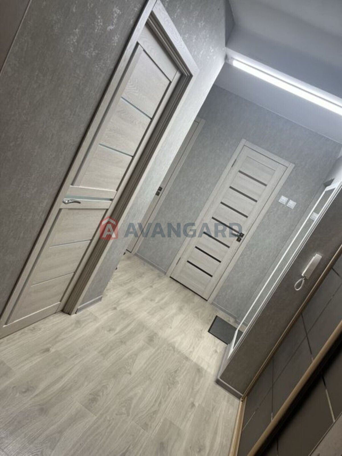 3 ��. ��������, 68/-/8 ��. �., 5/9 ������ ���� 10