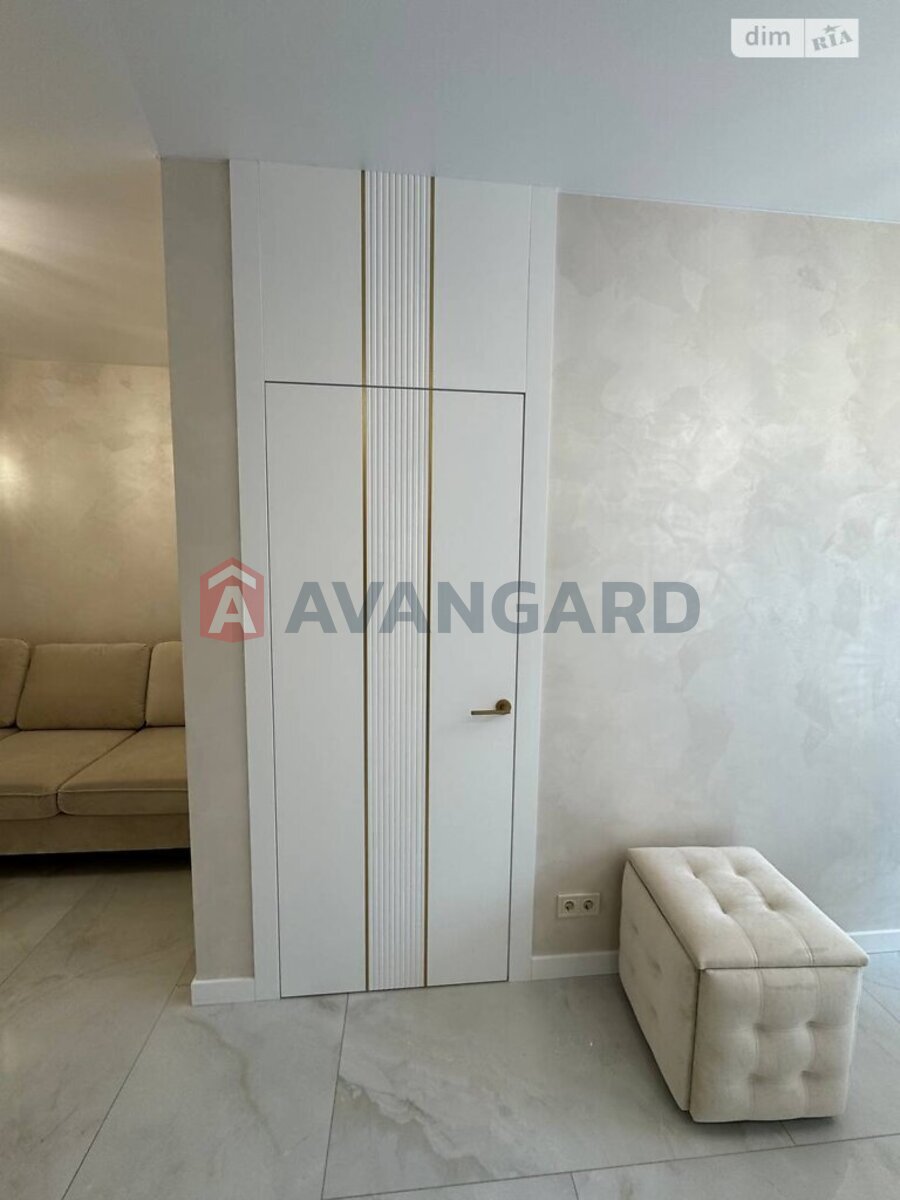 1 ����. ��������, 46/-/- ��. �., 7/10 ���� ���� 15