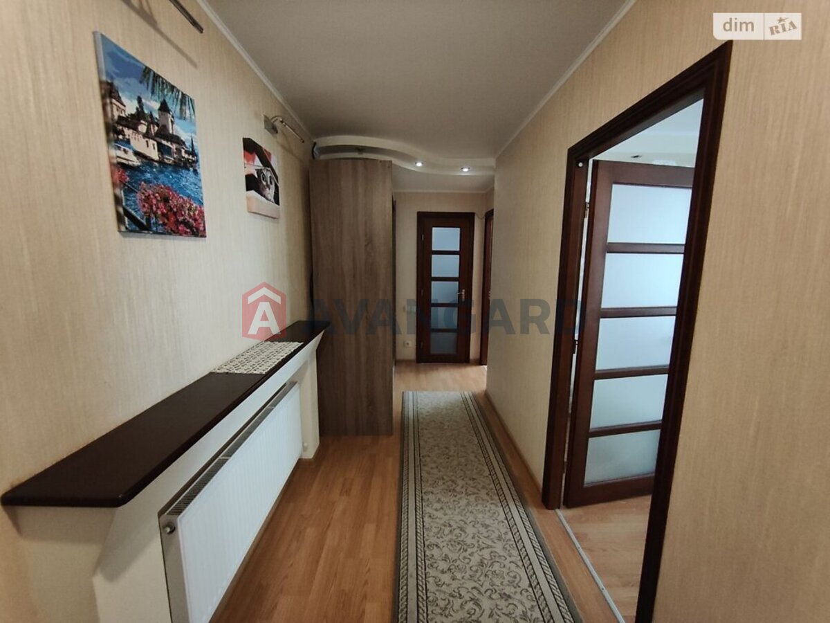 3 ��. ��������, 120/67/14 ��. �., 7/7 ������ ���� 19