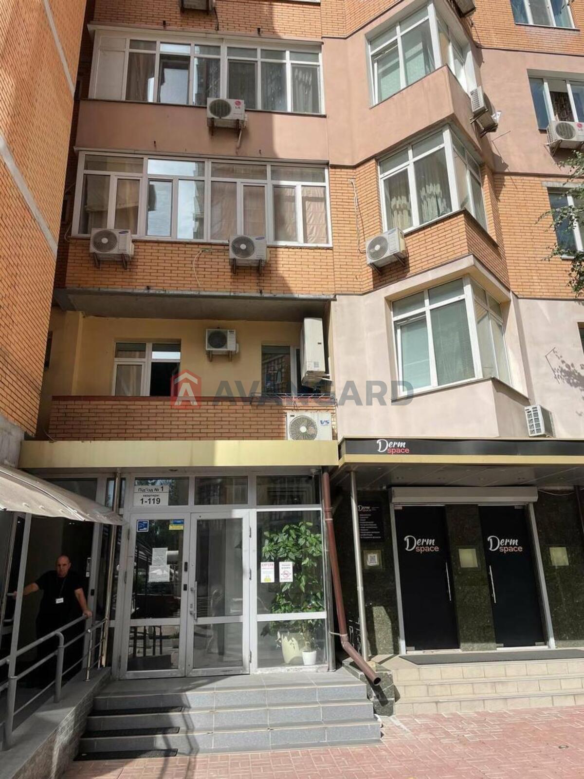 3 ��. ��������, 132/68/14 ��. �., 10/25 ������ ���� 12