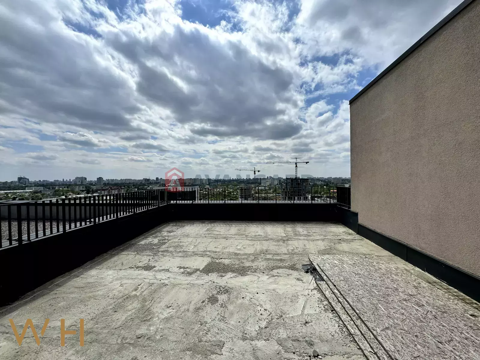 5 ��. ��������, 215/100/52 ��. �., 16/16 ������ ���� 9