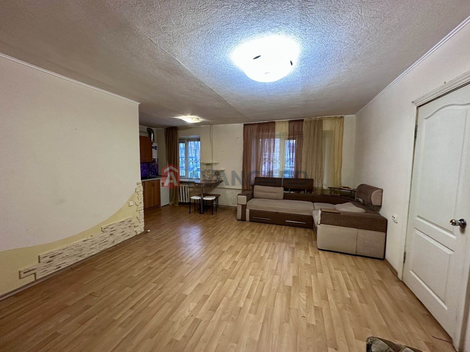 2 ��. ��������, 44,9/27,5/6,3 ��. �., 1/5 ������ ���� 5