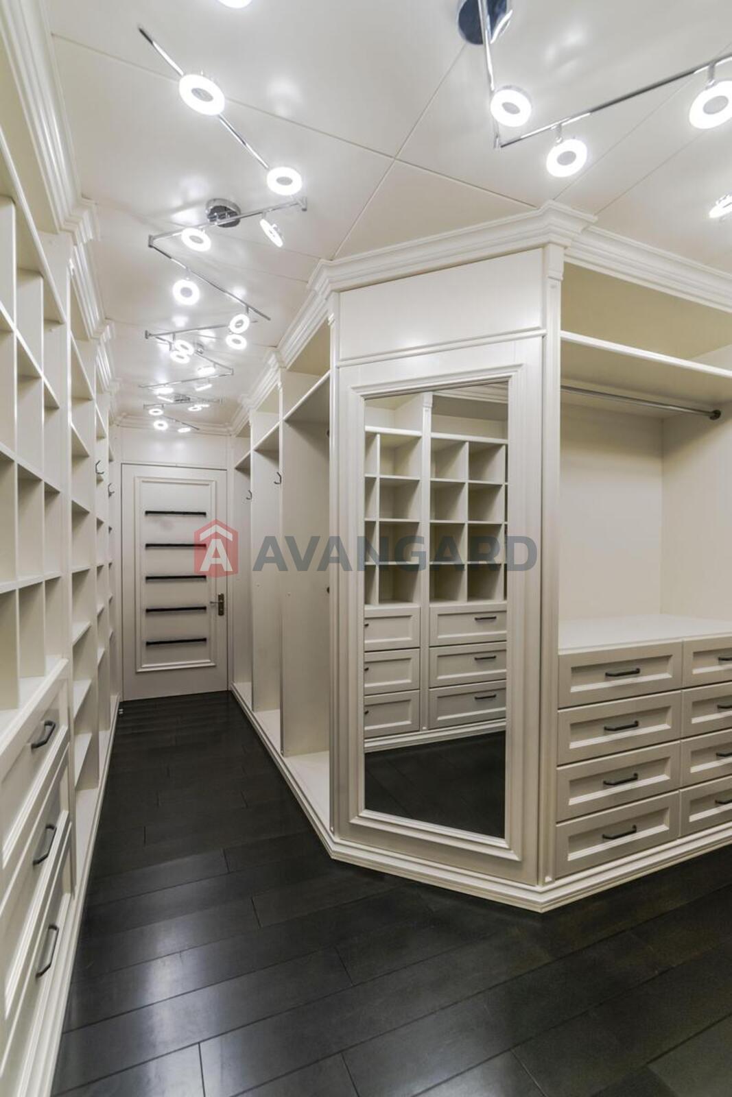 6 ��. ��������, 660/179/32 ��. �., 8/9 ������ ���� 24