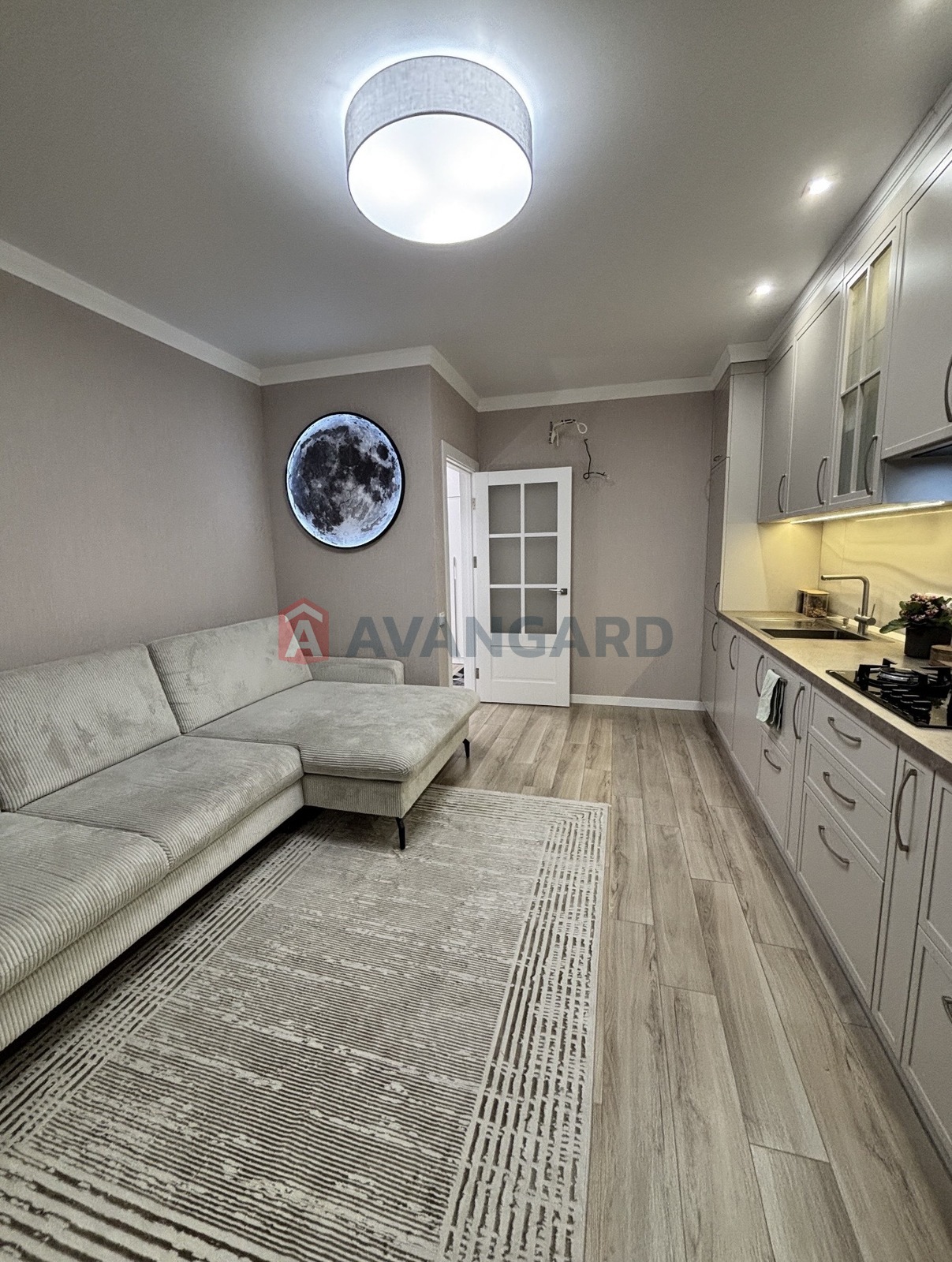 2 ��. ��������, 68/37/26 ��. �., 3/10 ������ ���� 2